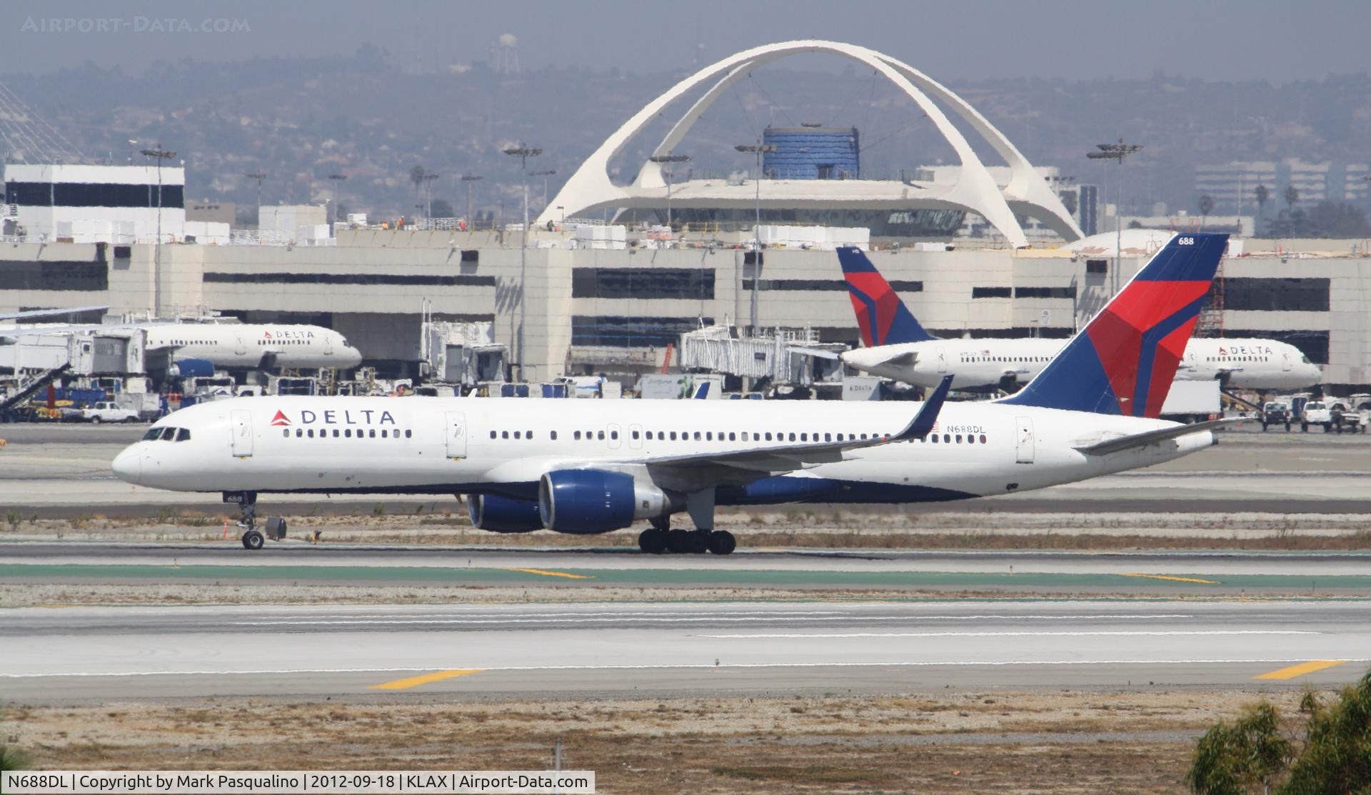 N688DL, 1998 Boeing 757-232 C/N 27587, Boeing 757-200