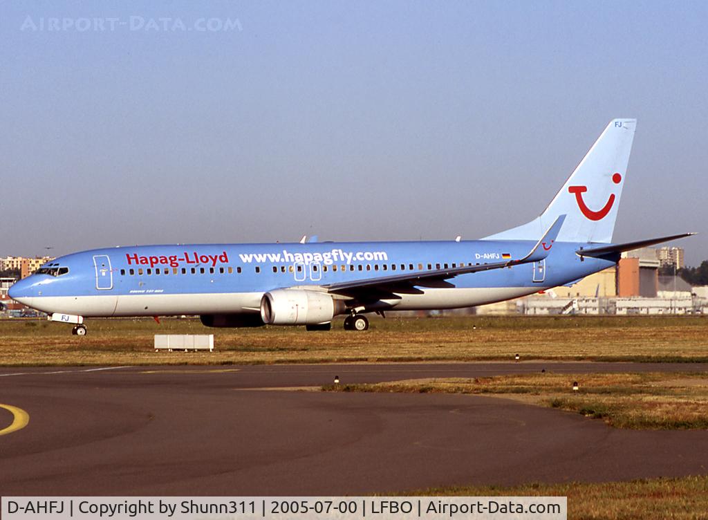 D-AHFJ, 1999 Boeing 737-8K5 C/N 27990, Taxiing holding point rwy 32R for departure...