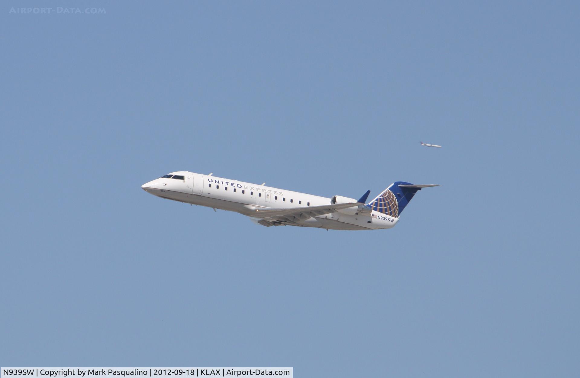 N939SW, 2003 Bombardier CRJ-200LR (CL-600-2B19) C/N 7742, CL-600-2B19