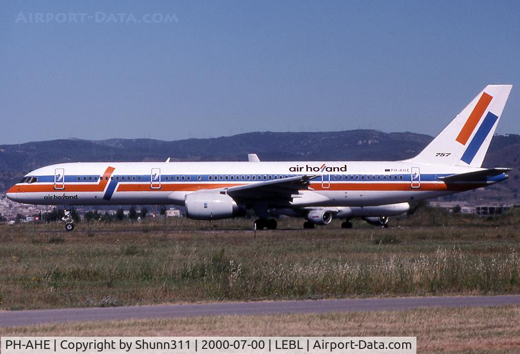 PH-AHE, 1988 Boeing 757-27B C/N 24135, Ready for take off rwy 20