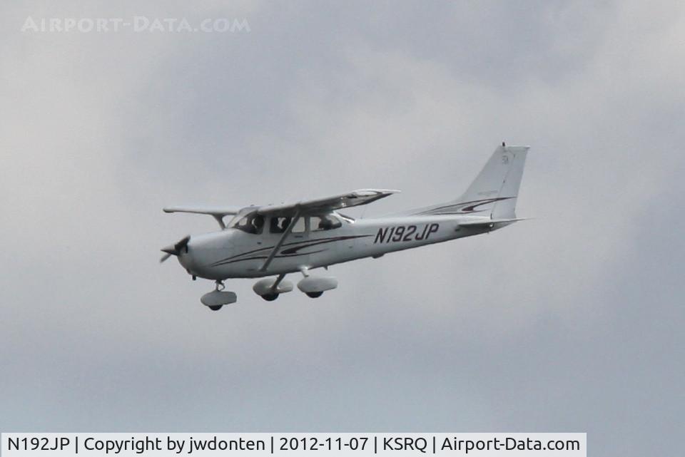 N192JP, 2005 Cessna 172S C/N 172S9894, Cessna Skyhawk (N192JP) on approach to Sarasota-Bradenton International Airport