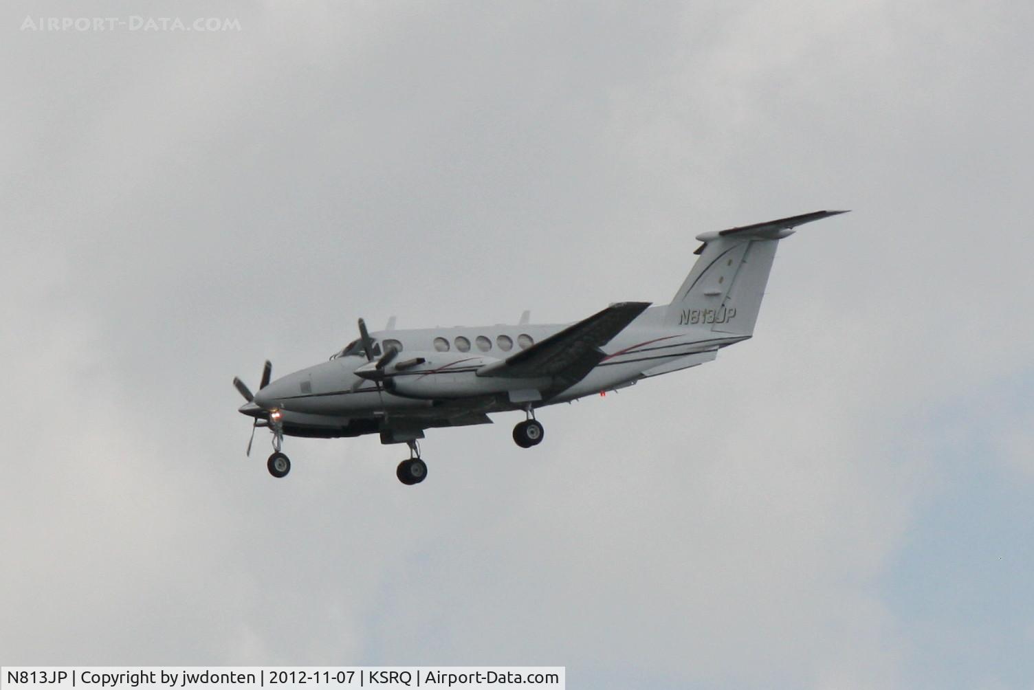 N813JP, 1980 Beech 200 Super King Air C/N BB-715, King Air 200 (N813JP) on approach to Sarasota-Bradenton International Airport following a flight from Tallahassee Regional Airport