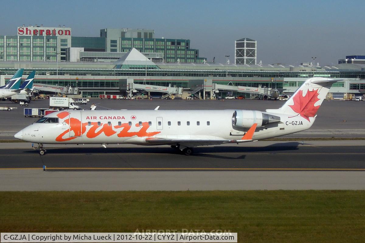C-GZJA, 2005 Bombardier CRJ-200ER (CL-600-2B19) C/N 8018, At Pearson International