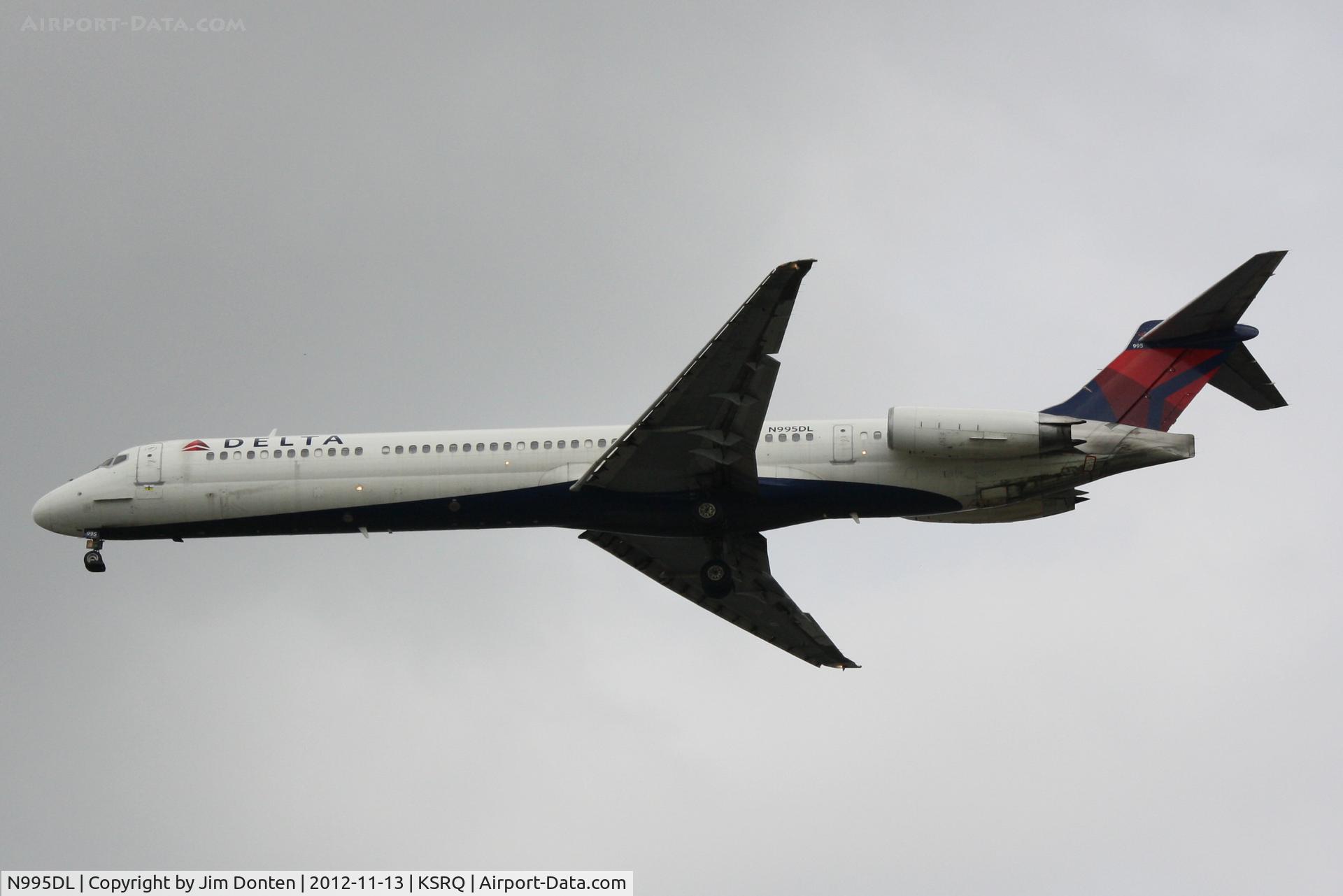 N995DL, 1991 McDonnell Douglas MD-88 C/N 53362, Delta Flight 1671 (N995DL) arrives at Sarasota-Bradenton International Airport following a flight from Hartsfield-Jackson International Airport