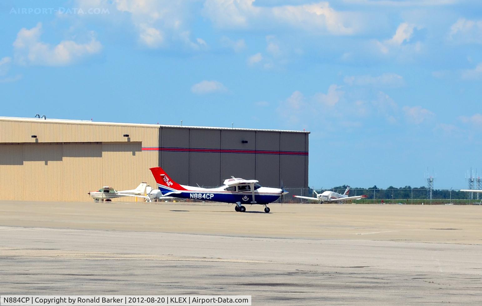 N884CP, 2008 Cessna 182T Skylane C/N 18282084, Taxi LEX