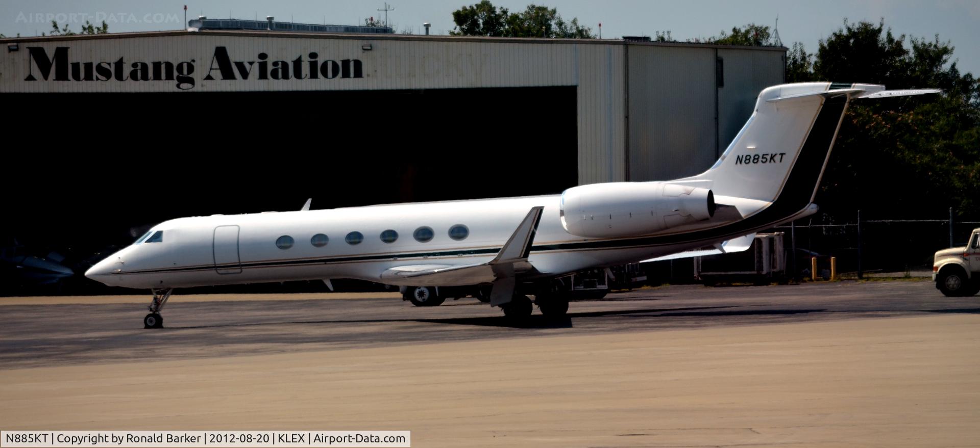 N885KT, 2002 Gulfstream Aerospace G-V C/N 699, Lexington