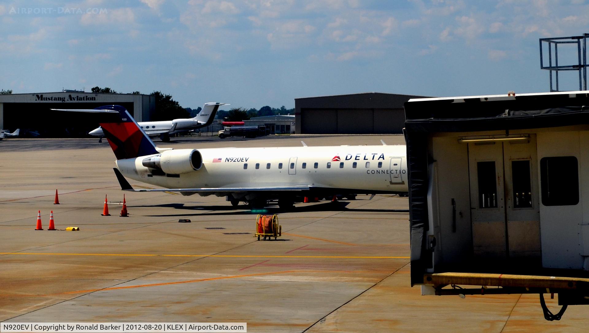N920EV, 2003 Bombardier CRJ-200ER (CL-600-2B19) C/N 7810, Lexington
