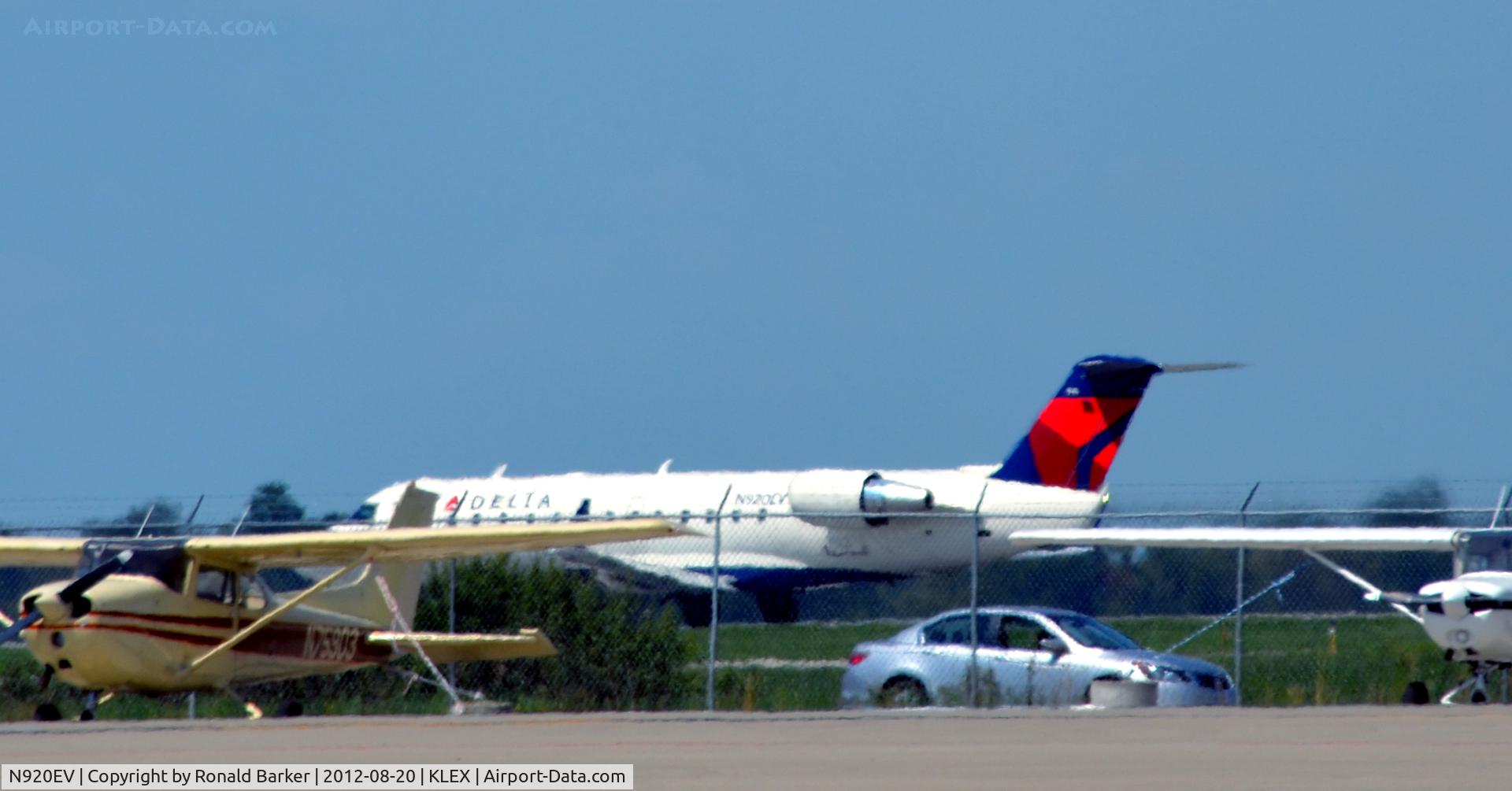N920EV, 2003 Bombardier CRJ-200ER (CL-600-2B19) C/N 7810, Takeoff LEX