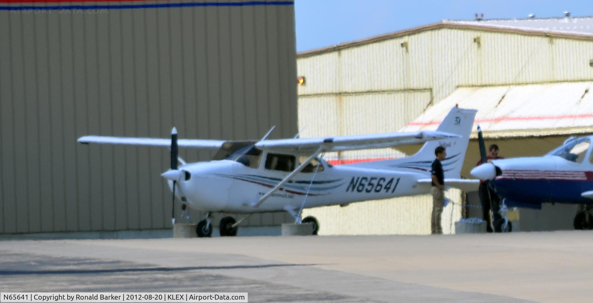 N65641, 2005 Cessna 172R C/N 17281233, Lexington