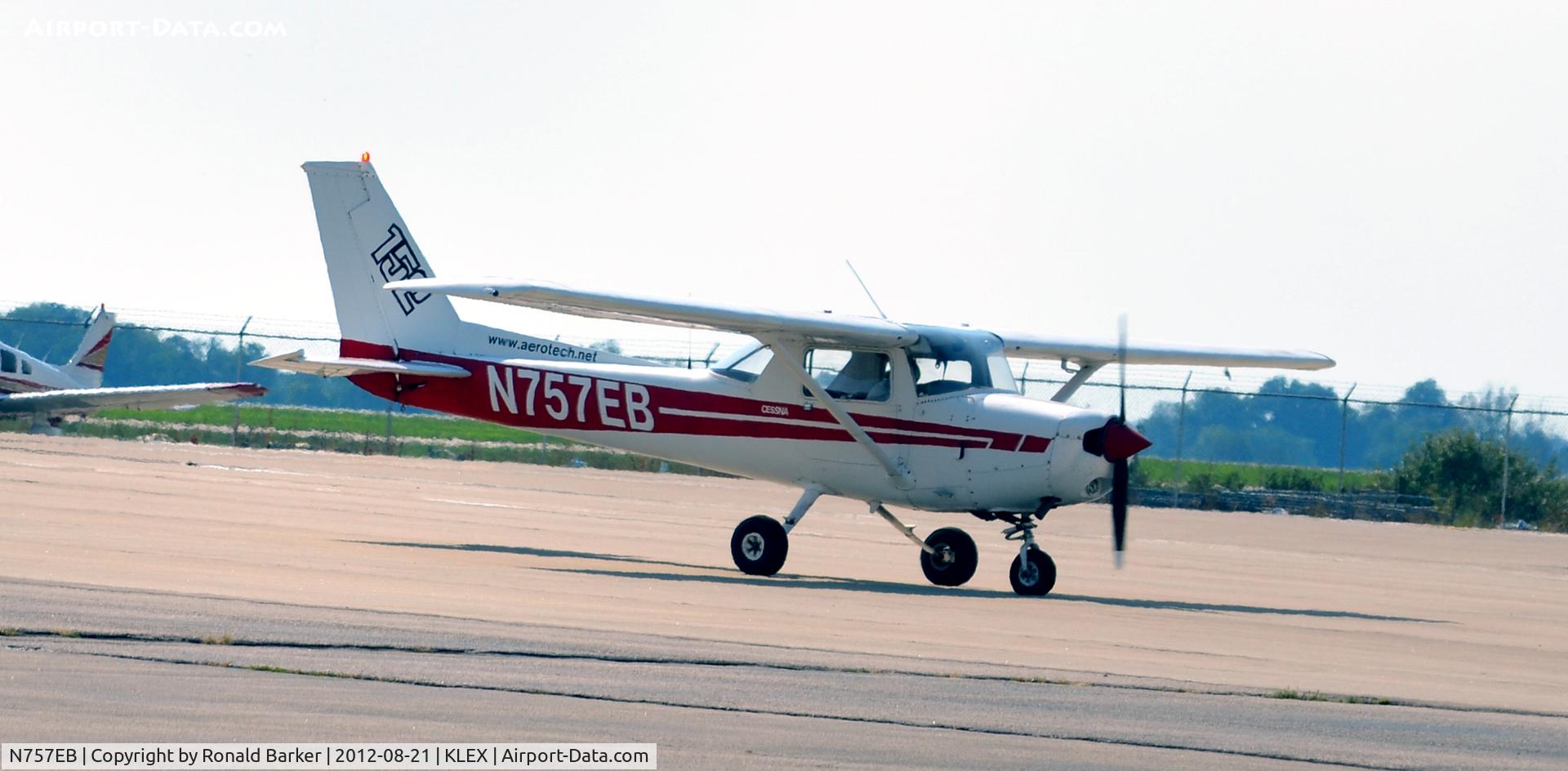 N757EB, 1977 Cessna 152 C/N 15279671, Taxi LEX