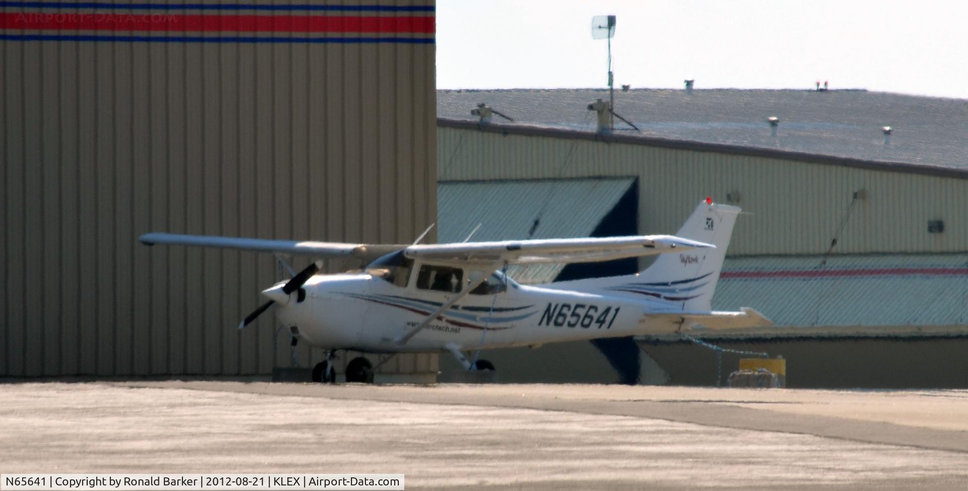 N65641, 2005 Cessna 172R C/N 17281233, Lexington