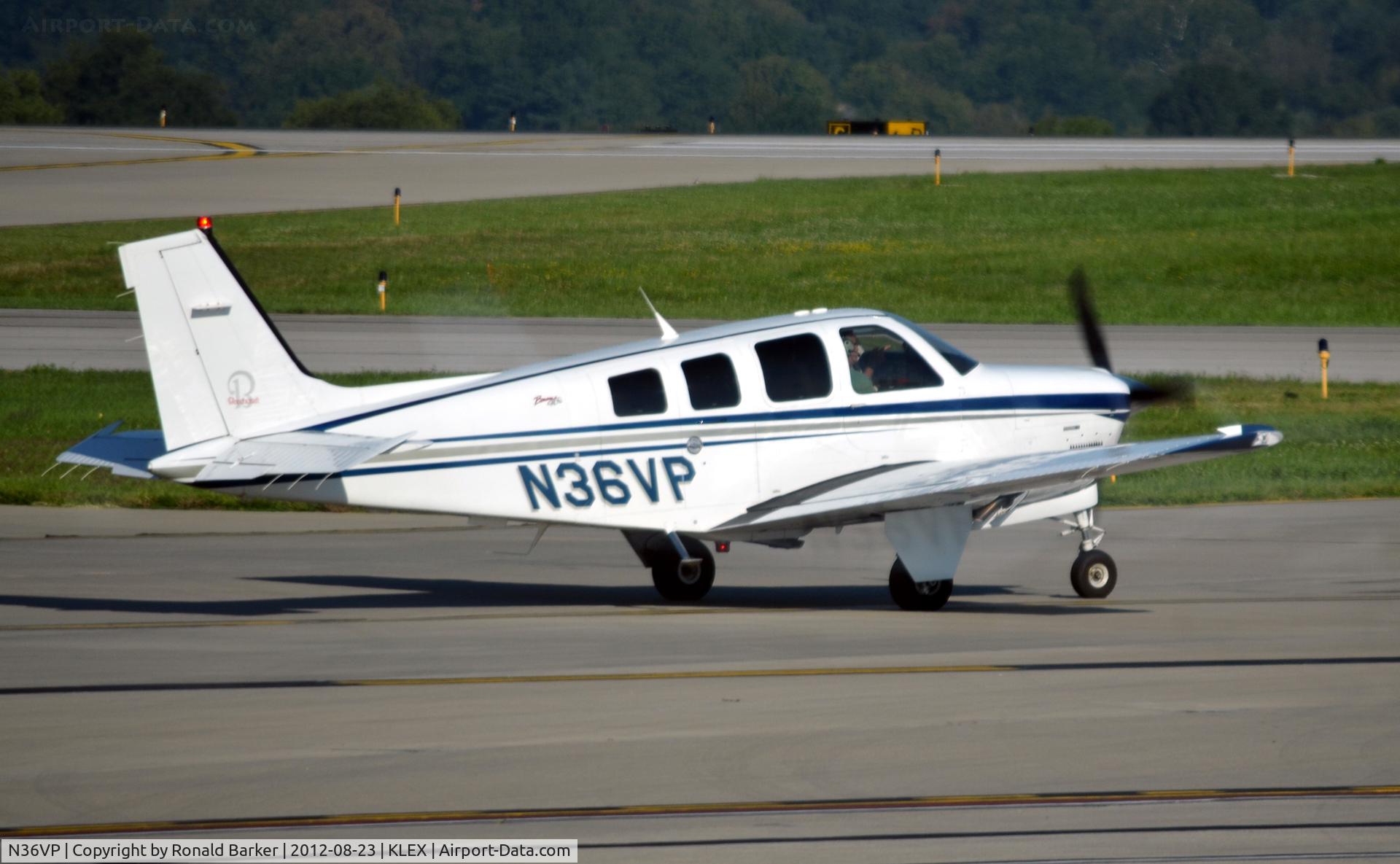 N36VP, Raytheon Aircraft Company A36 Bonanza C/N E-3584, Taxi LEX