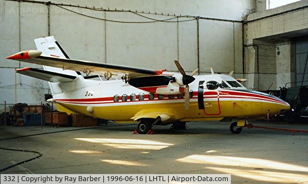 332, 1984 Let L-410UVP Turbolet C/N 841332, Let L-410UVP Turbolet [841332] Tokol~HA 16/06/1996