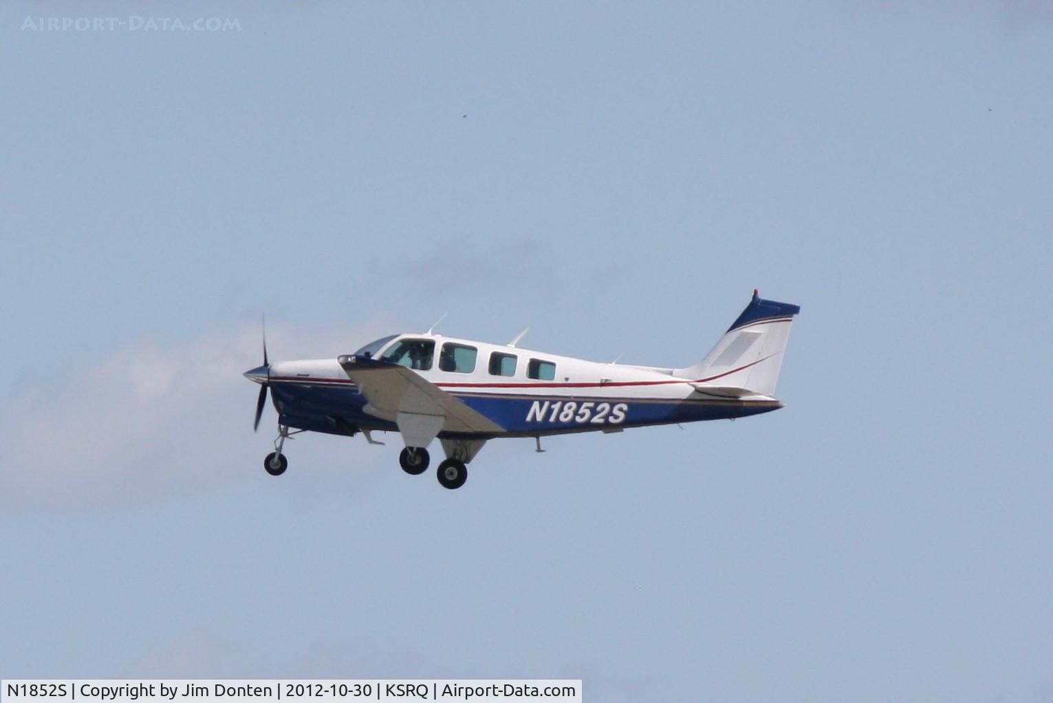N1852S, 1981 Beech A36 Bonanza 36 C/N E-1923, Beechcraft Bonanza (N1852S) departs Sarasota-Bradenton International Airport