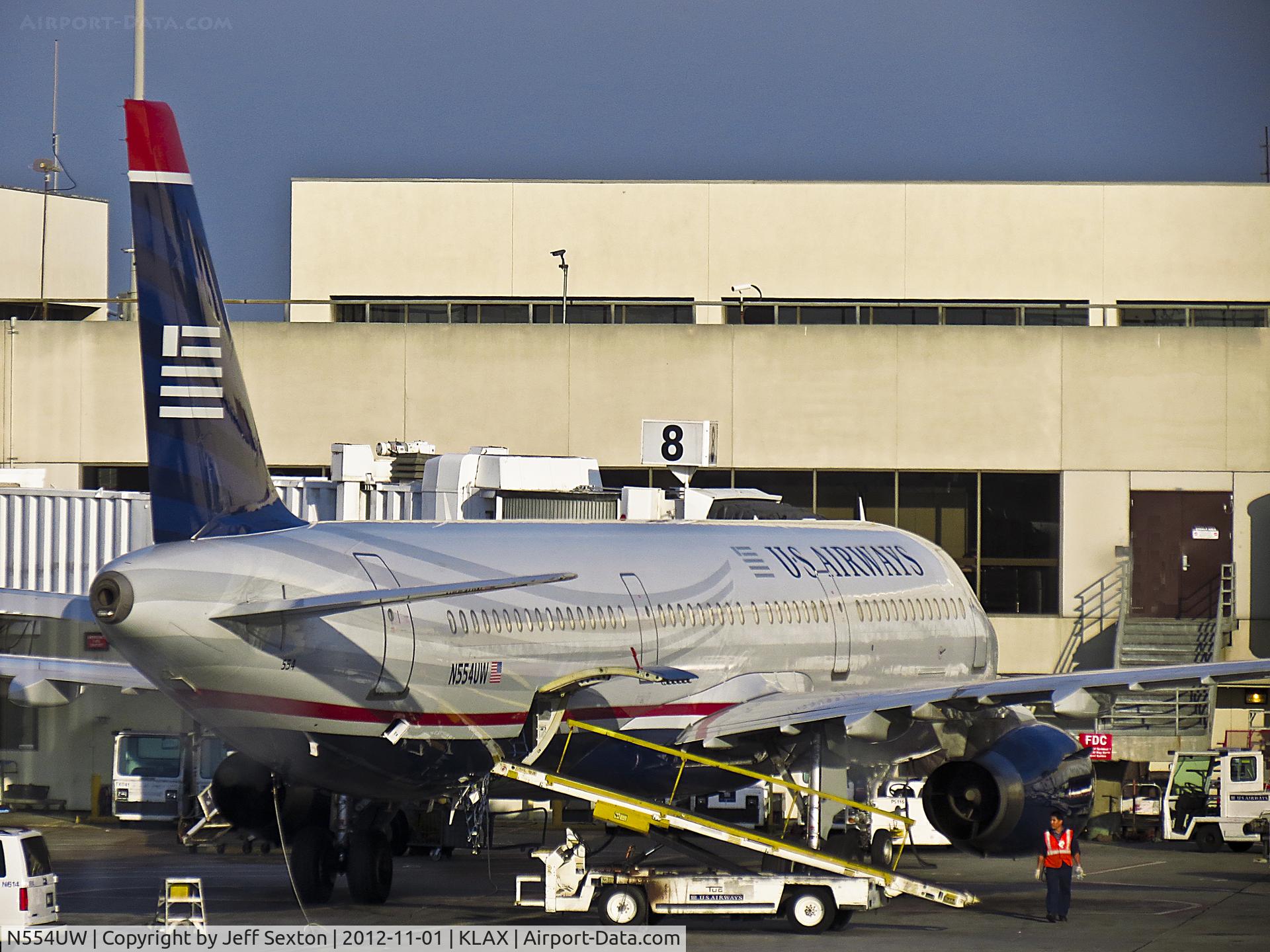 N554UW, 2011 Airbus A321-231 C/N 4866, Prep for departure LAX