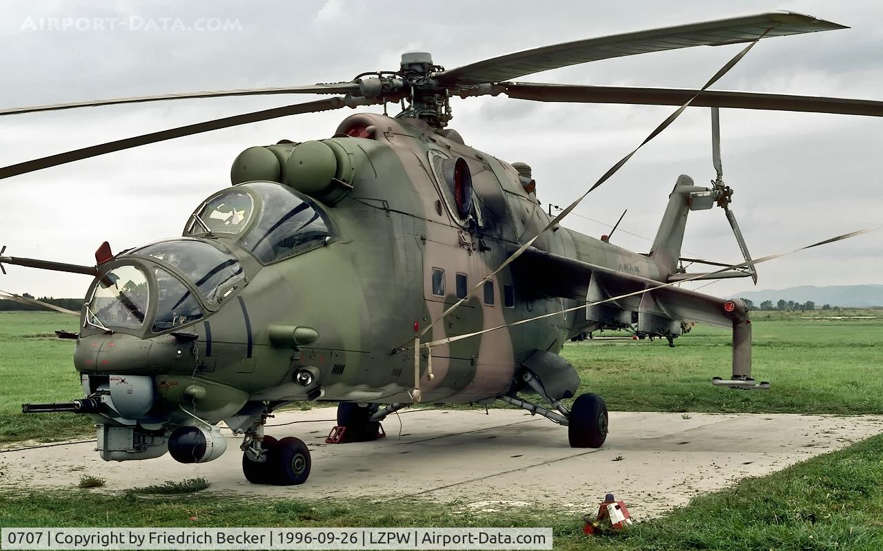 0707, Mil Mi-24V Hind E C/N 730707, flightline at Présov AB