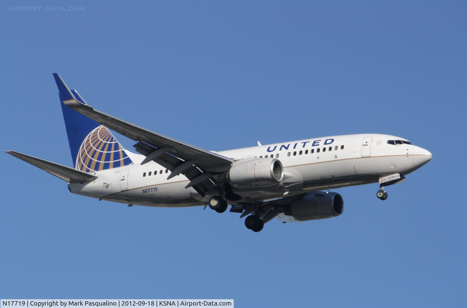 N17719, 1999 Boeing 737-724 C/N 28938, Boeing 737-700