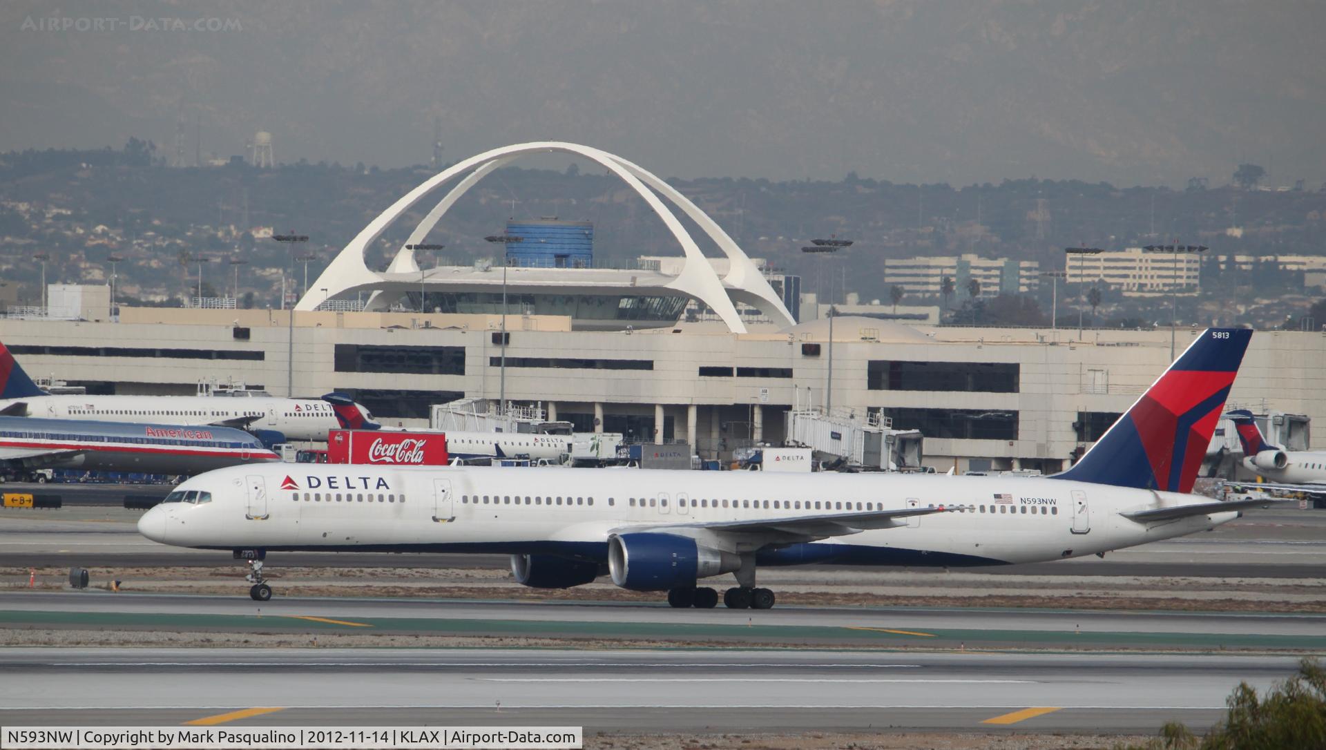 N593NW, 2003 Boeing 757-351 C/N 32993, Boeing 757-300