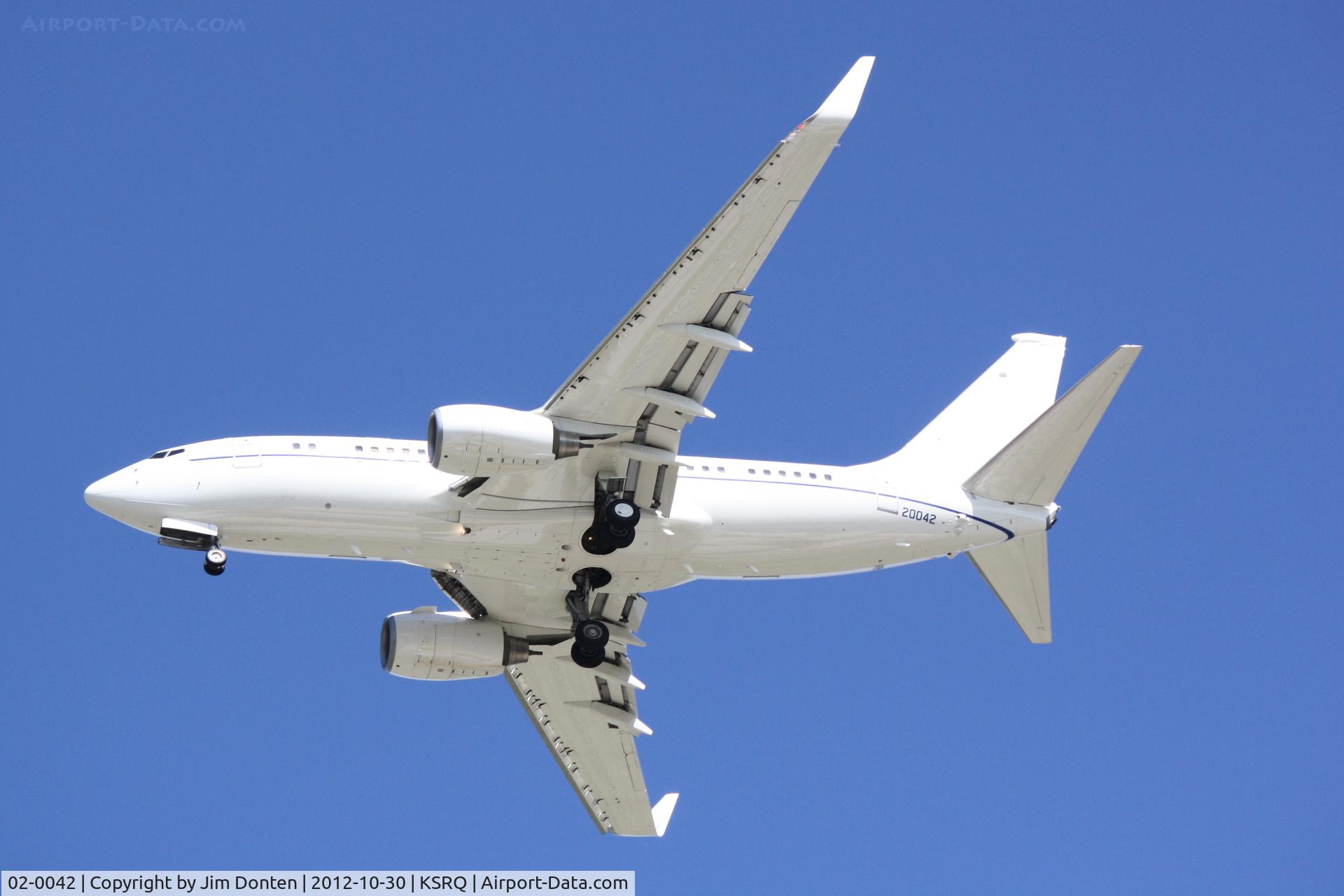 02-0042, 2003 Boeing C-40B (737-7FD BBJ) C/N 33500, C-40 Clipper (02-0042) of the 89th Airlift Wing at Andrews Air Force Base on approach to Sarasota-Bradenton International Airport