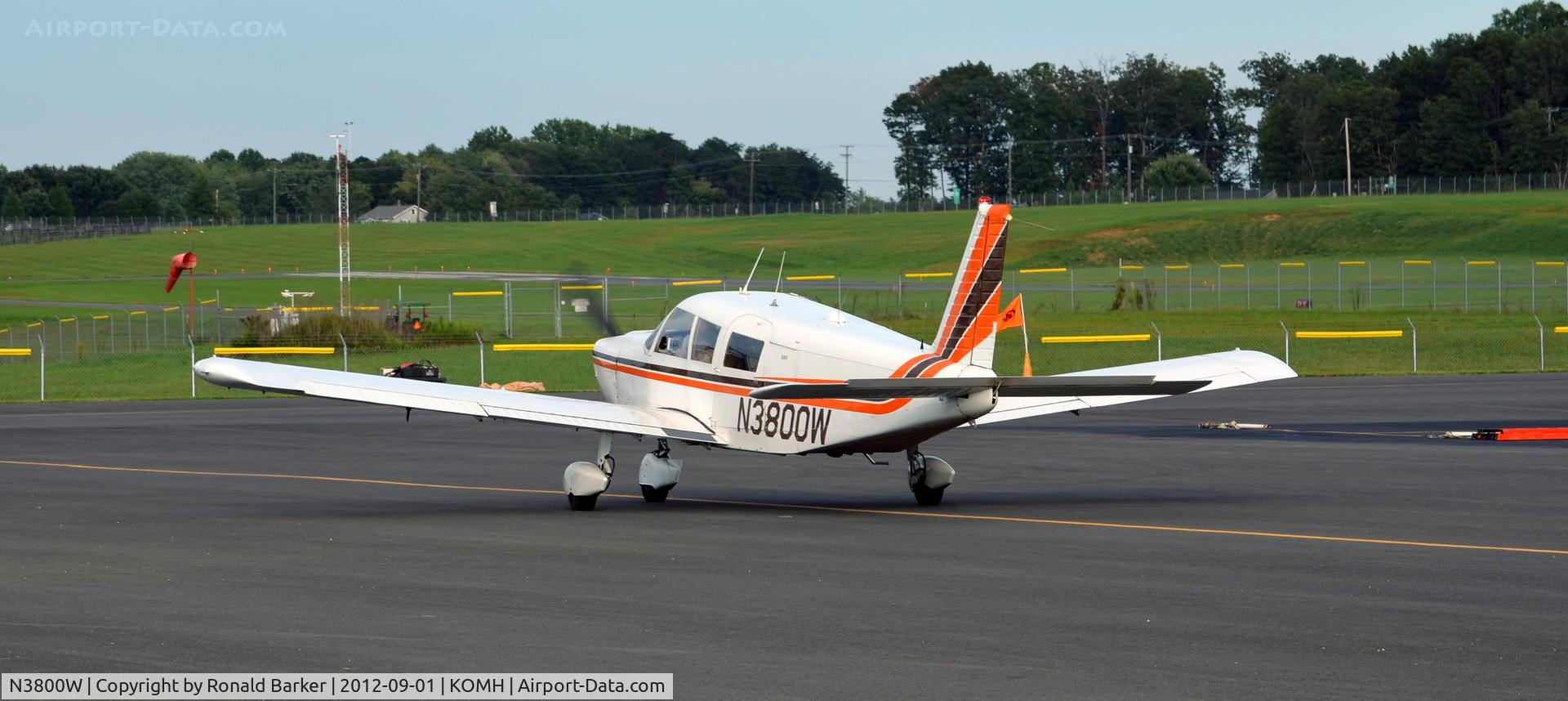 N3800W, 1966 Piper PA-32-300 Cherokee Six C/N 32-40128, Taxi Orange