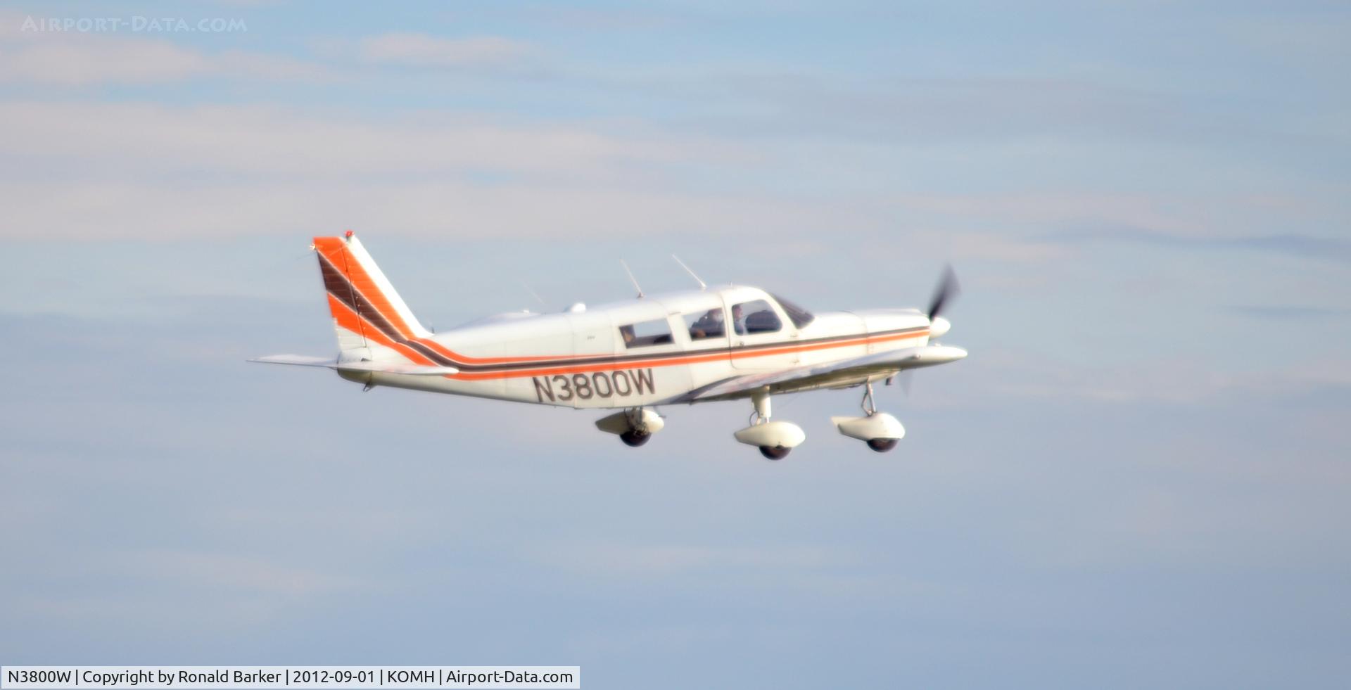 N3800W, 1966 Piper PA-32-300 Cherokee Six C/N 32-40128, Takeoff Orange