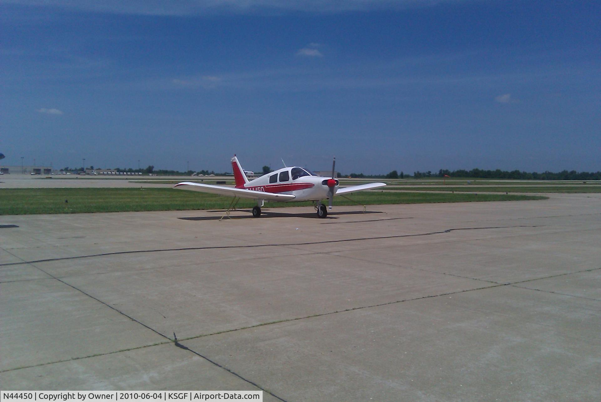 N44450, 1974 Piper PA-28-140 Cherokee Cruiser C/N 28-7425412, Nice Airport and great service!!!