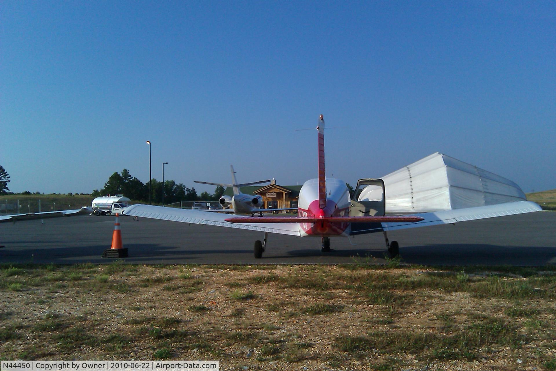N44450, 1974 Piper PA-28-140 Cherokee Cruiser C/N 28-7425412, The Branson Jet Center.