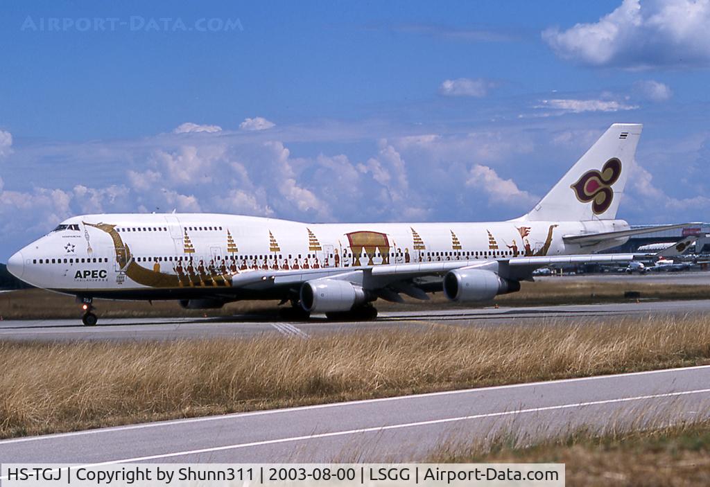 HS-TGJ, 1990 Boeing 747-4D7 C/N 24459, Lining up for departure in Barge c/s