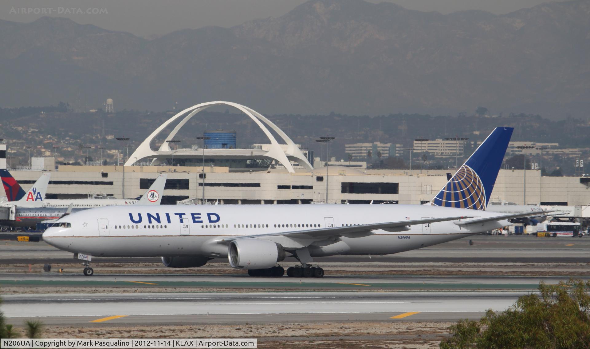 N206UA, 1999 Boeing 777-222/ER C/N 30212, Boeing 777-200