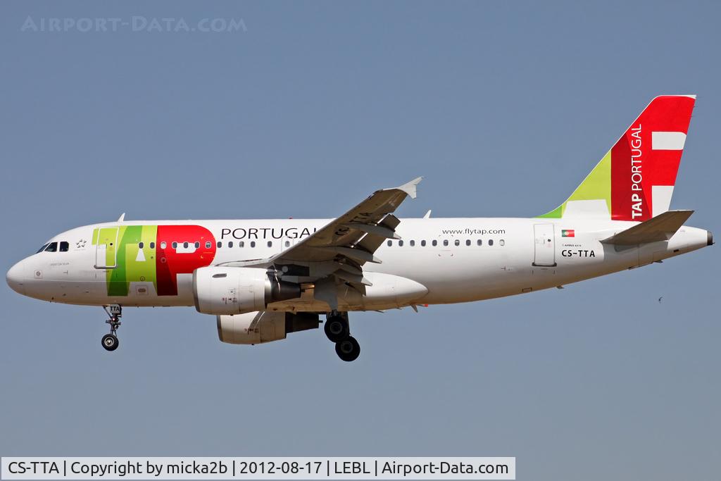 CS-TTA, 1997 Airbus A319-111 C/N 750, Landing. Scrapped in december 2019.