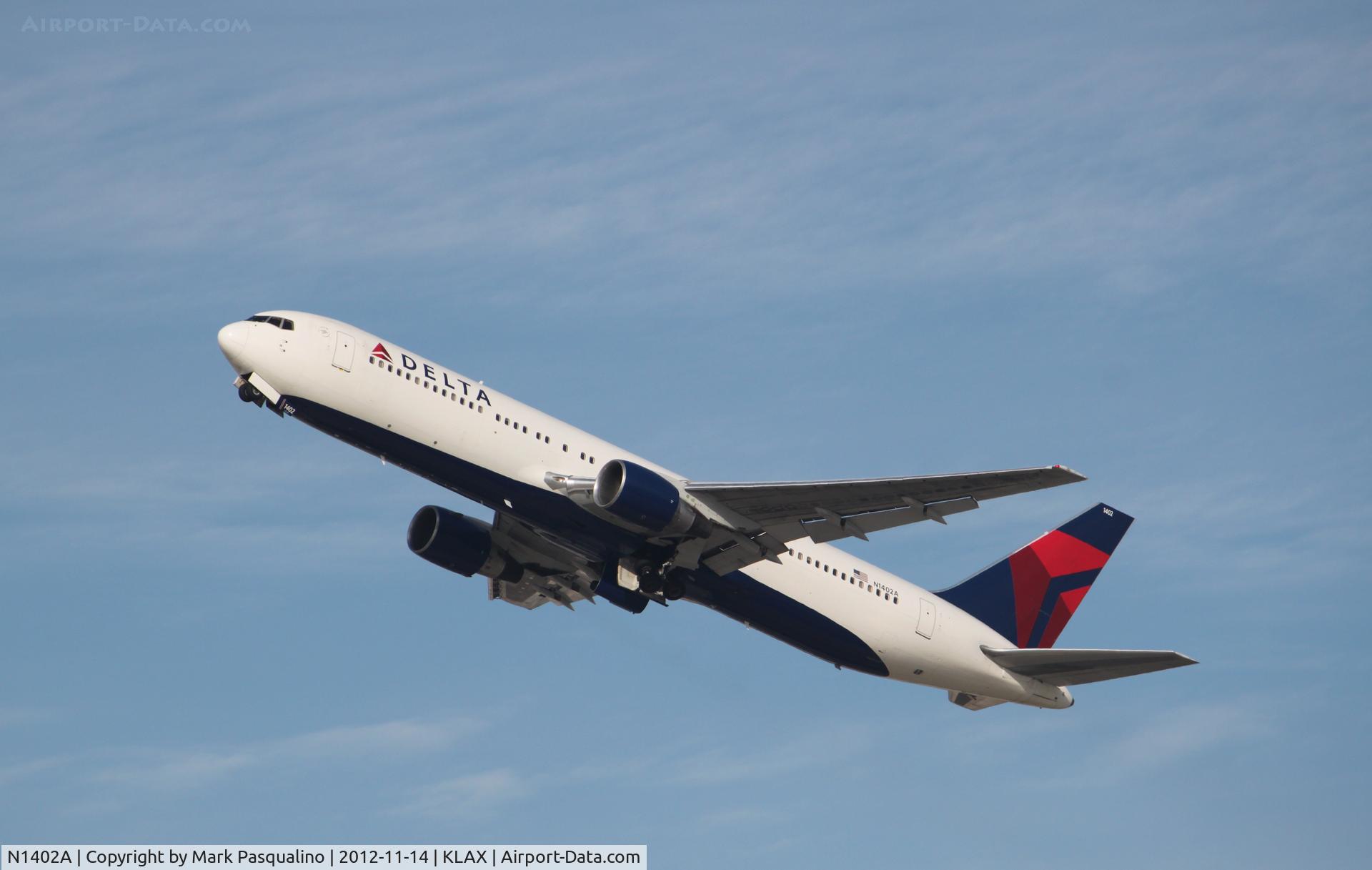 N1402A, 1993 Boeing 767-332 C/N 25989, Boeing 767-300