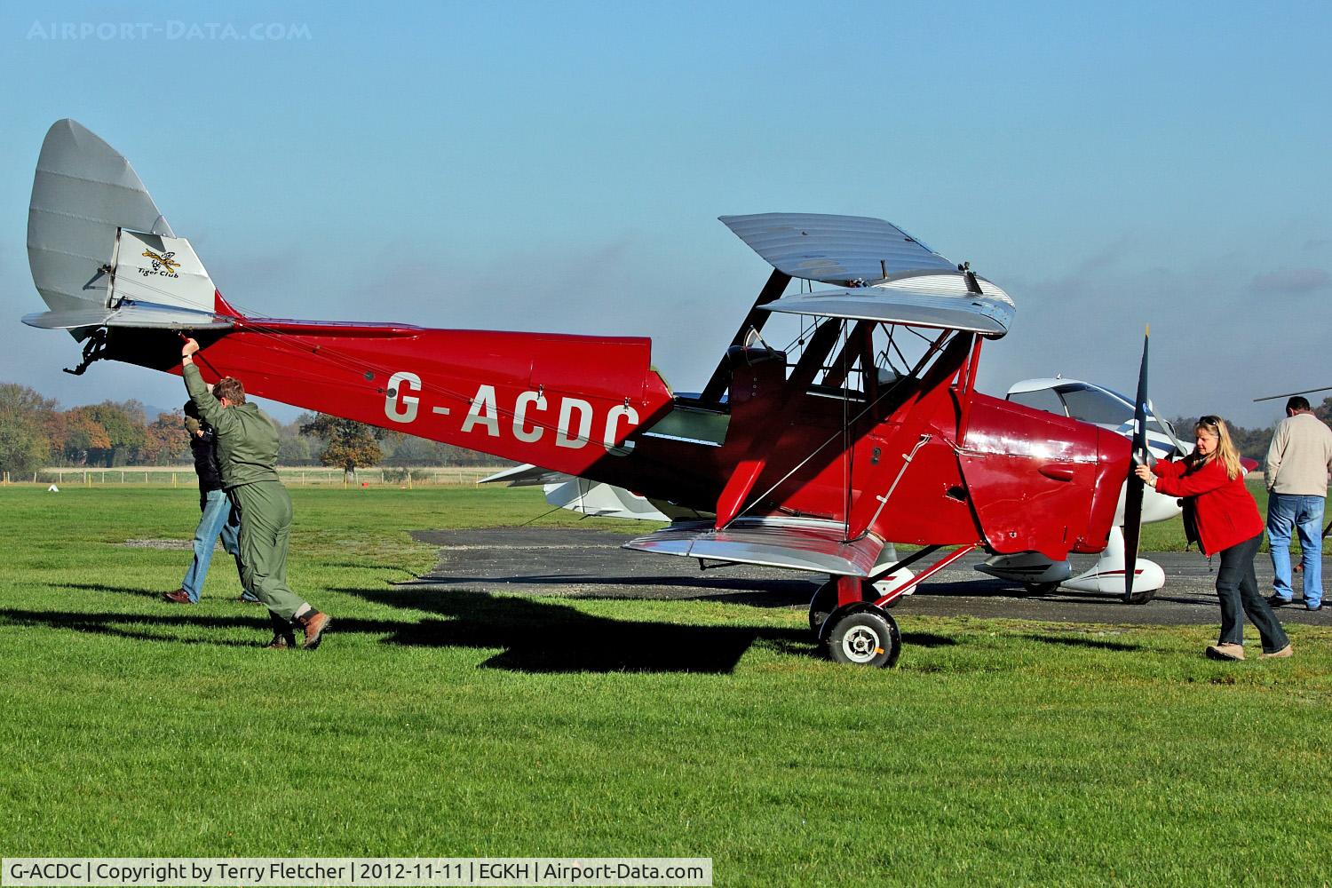 G-ACDC, 1933 De Havilland DH-82A Tiger Moth II C/N 3177, 1933 De Havilland DH-82A, c/n: 3177 at Headcorn