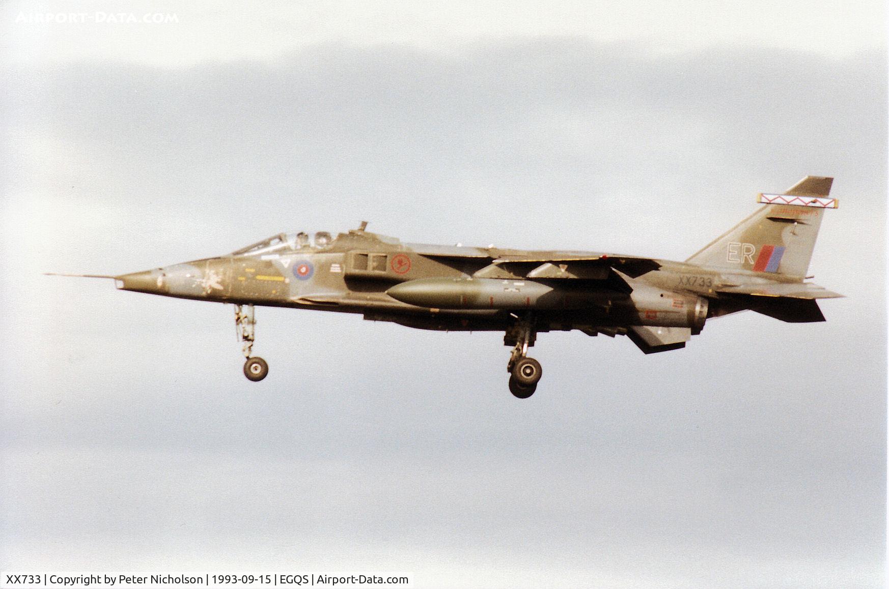 XX733, 1974 Sepecat Jaguar GR.1A C/N S.30, Jaguar GR.1A of 6 Squadron at RAF Coltishall on final approach to Runway 23 at RAF Lossiemouth in September 1993.