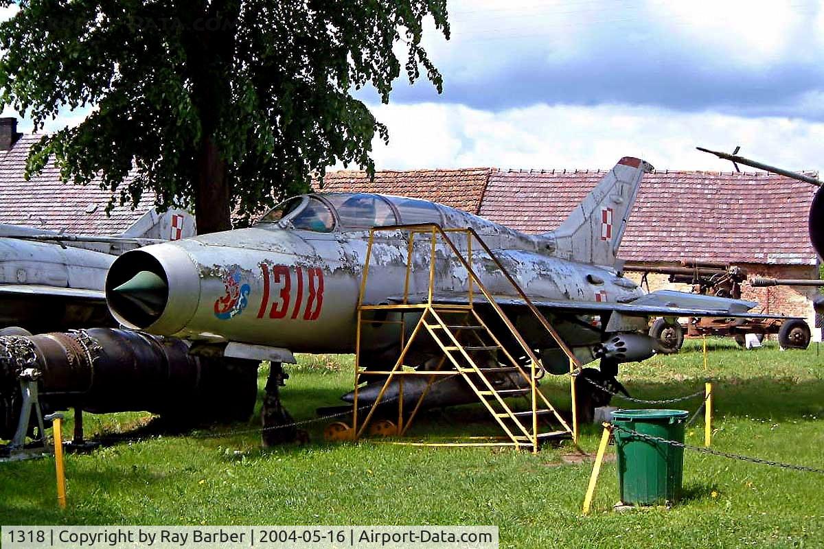 1318, Mikoyan-Gurevich MiG-21U-400 C/N 661318, Mikoyan MiG-21 U-400 Mongol A [661318] Drzonow-Lubuskie~SP 16/05/2004