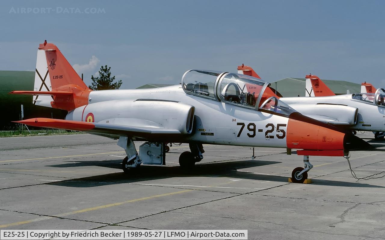 E25-25, CASA C-101EB Aviojet C/N EB01-23-025, flightline at Orange AB