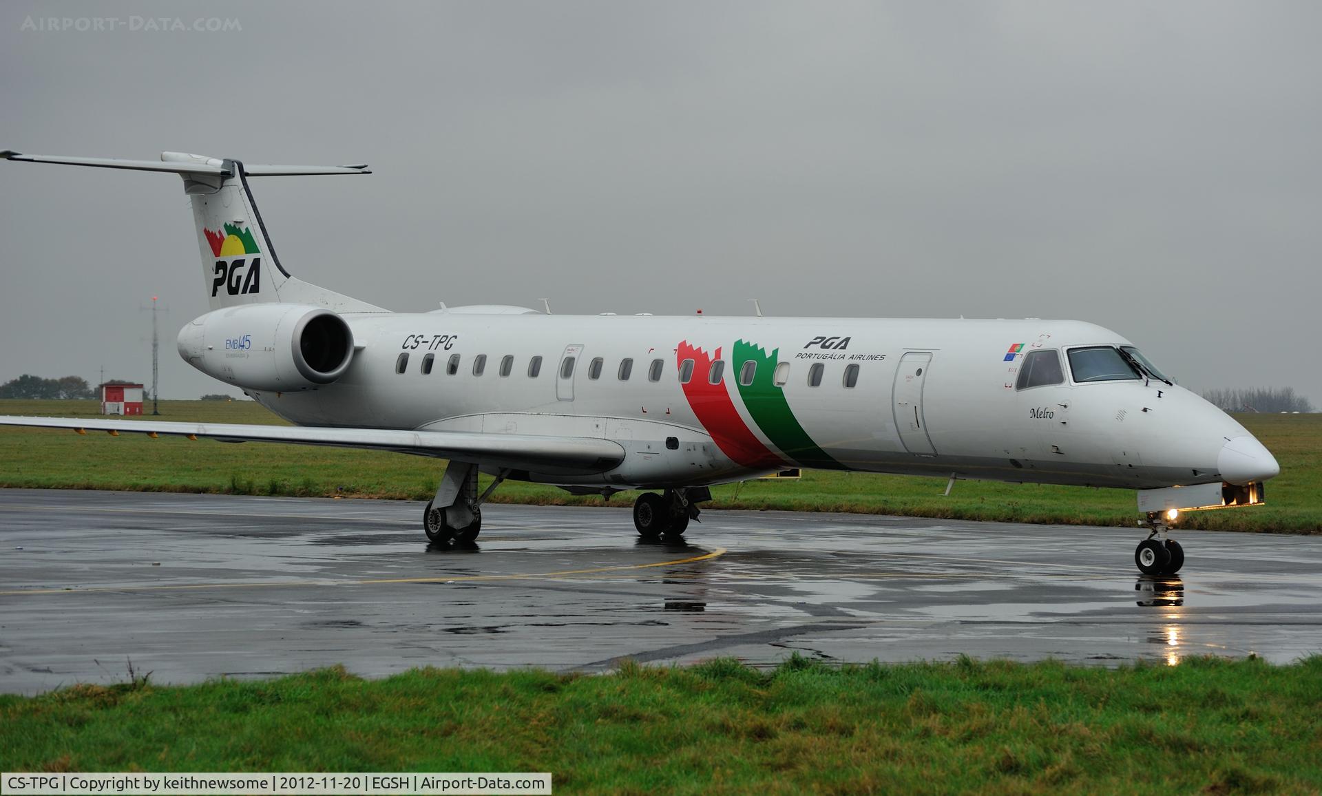 CS-TPG, 1997 Embraer EMB-145EP (ERJ-145EP) C/N 145014, Arriving, in the wet, for Air Livery.