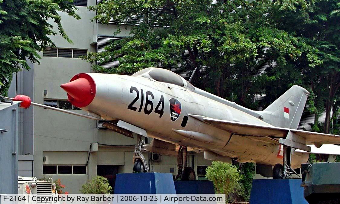 F-2164, Mikoyan-Gurevich MiG-21F-13 C/N N74212114, Mikoyan MiG-21F-13 Fishbed-C [N74212114] Jakarta-Selantan~PK 25/10/2006