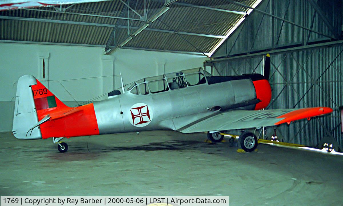 1769, 1952 Canadian Car & Foundry T-6H Harvard Mk.4 C/N CCF4-517, Canadian Car & Foundry T-6J Texan [CCF4-517] Sintra-Lisbon~CS 06/05/2000