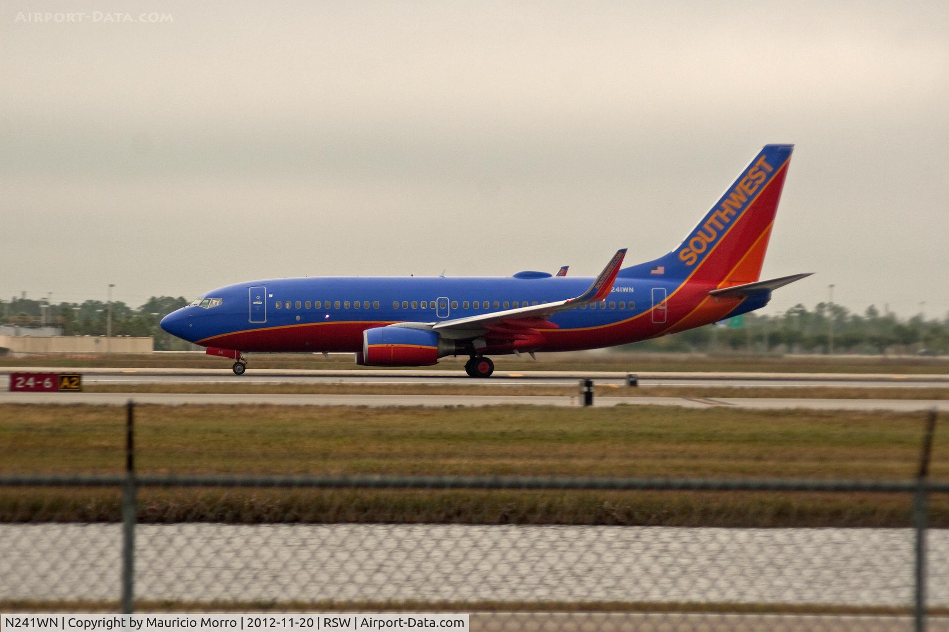 N241WN, 2006 Boeing 737-7H4 C/N 32504, Taking Off RWY 6