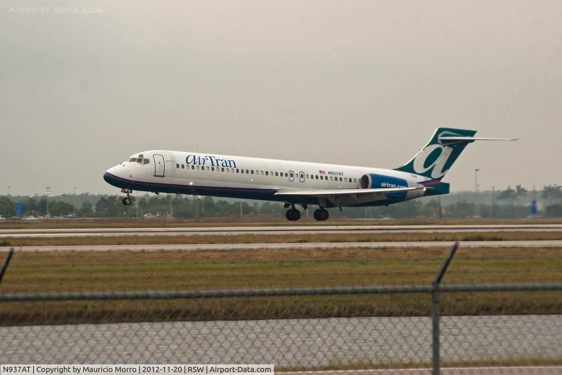 N937AT, 2001 Boeing 717-200 C/N 55091, RWY 6
