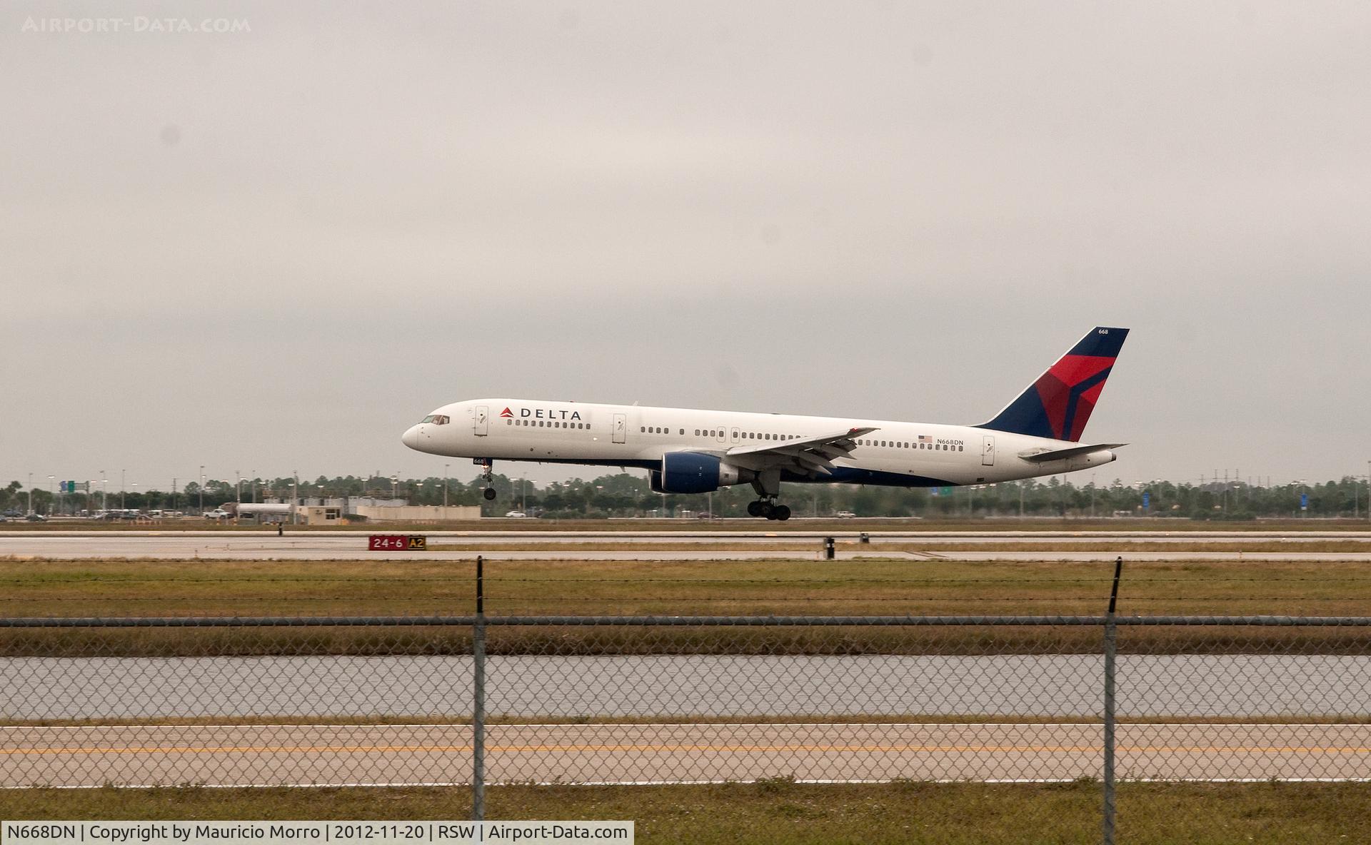 N668DN, 1991 Boeing 757-232 C/N 25141, Landing RWY 6