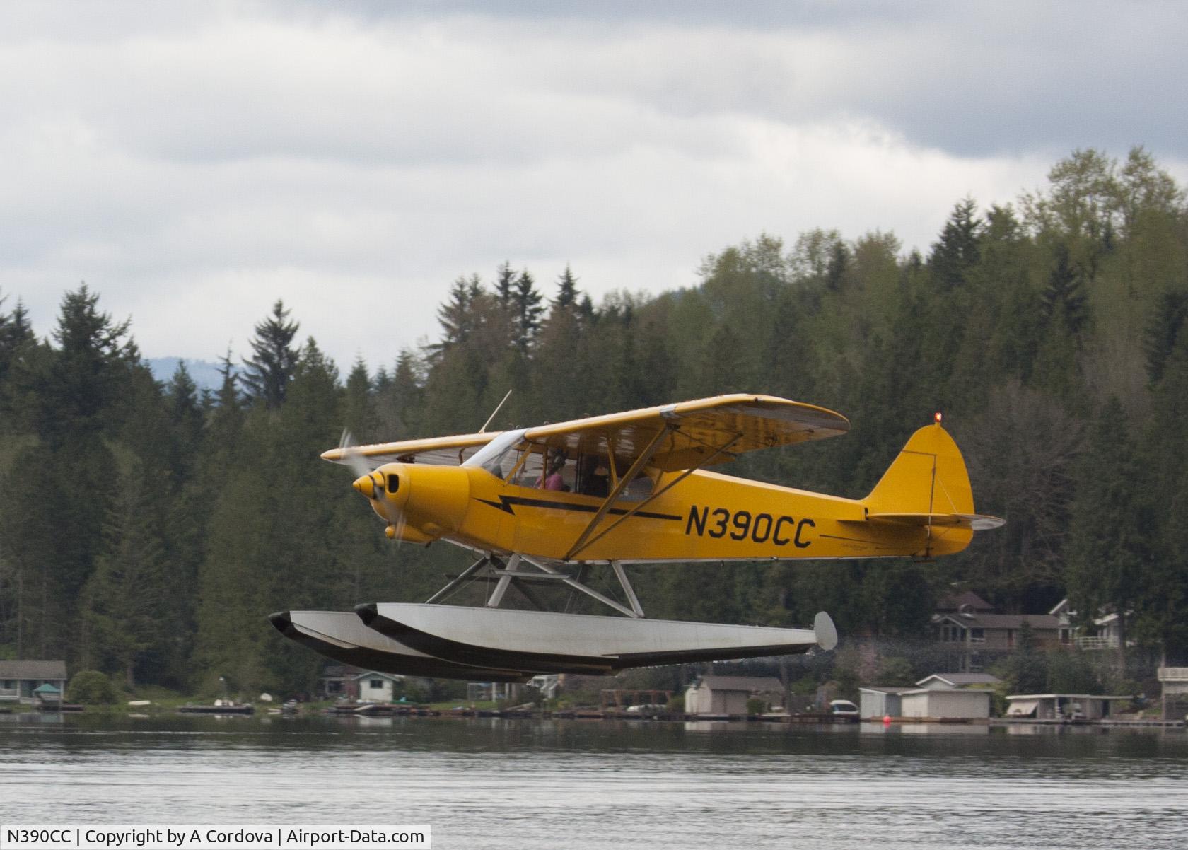 N390CC, 2002 Piper/cub Crafters PA-18-150 C/N 9944CC, Lake Roesiger take off
