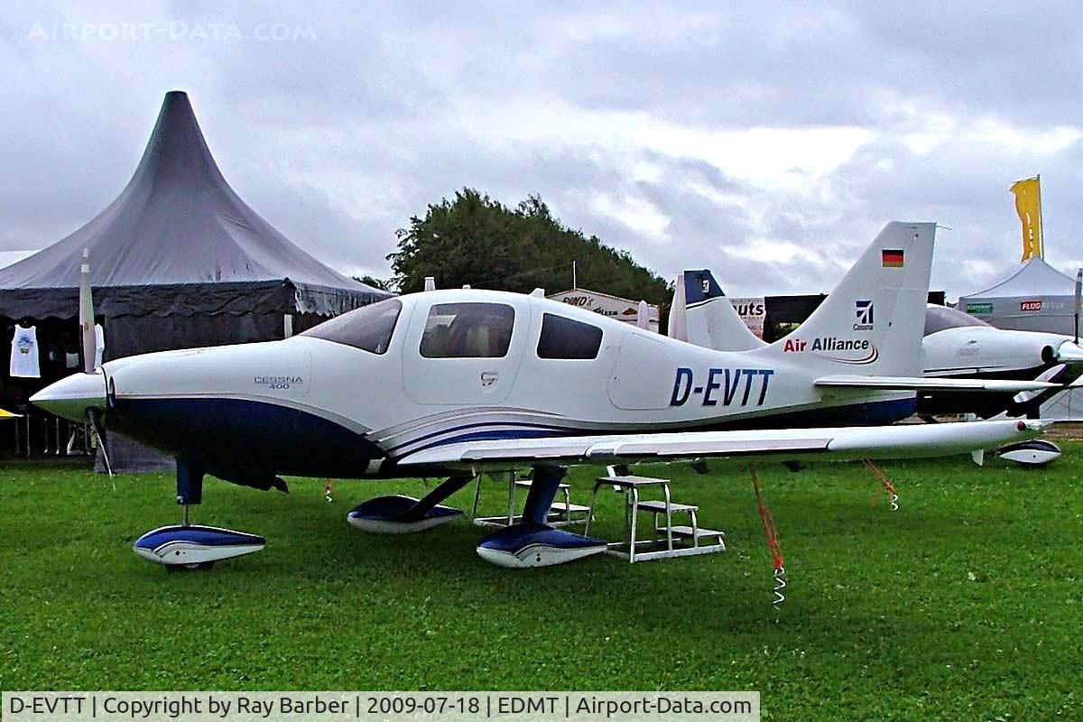 D-EVTT, Cessna 400 C/N 41639, Neico Lancair LC-41-550FG Columbia 4 [41639] Tannheim~G 18/07/2009
