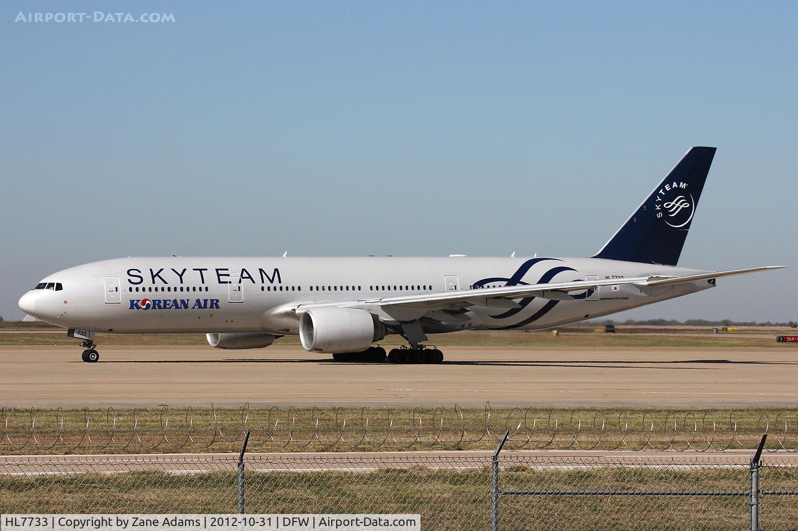HL7733, 2005 Boeing 777-2B5/ER C/N 34206, At DFW Airport