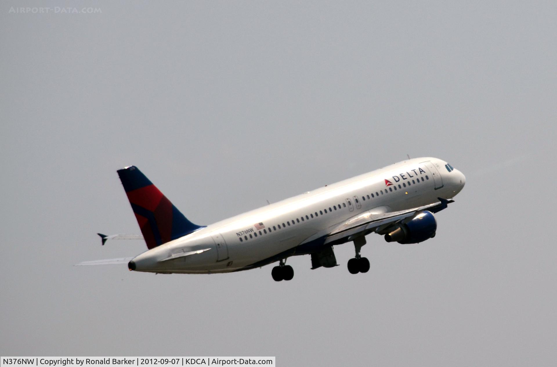 N376NW, 2002 Airbus A320-212 C/N 1812, Takeoff DCA