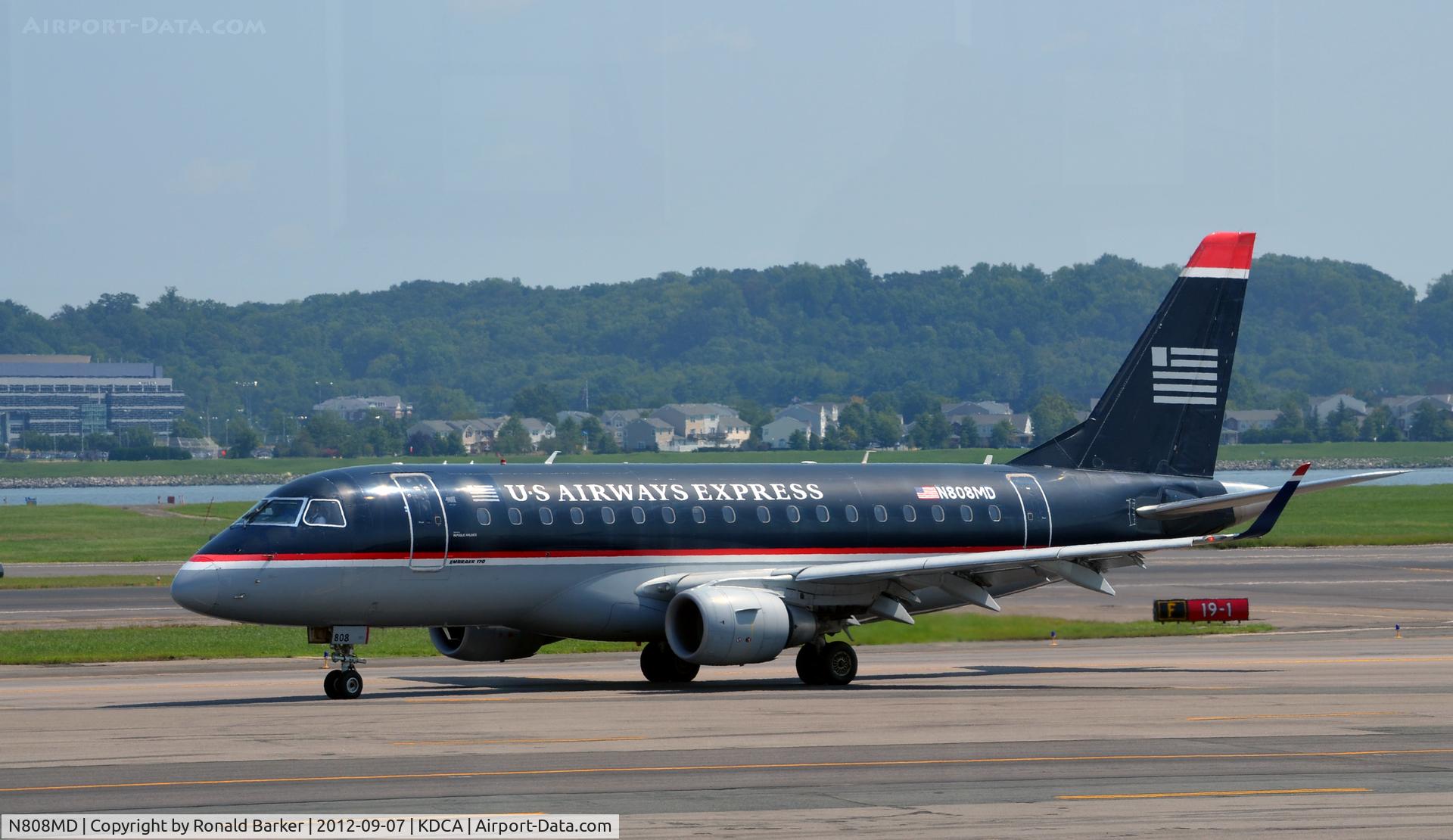 N808MD, 2004 Embraer 170SU (ERJ-170-100SU) C/N 17000021, Taxi DCA