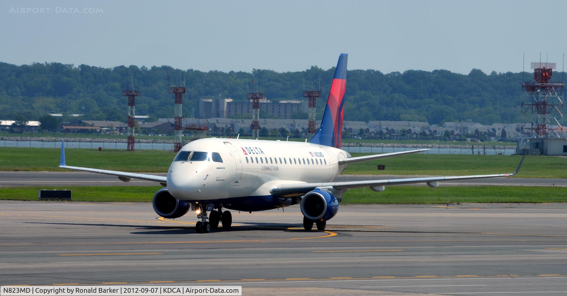 N823MD, 2005 Embraer 170SU (ERJ-170-100SU) C/N 17000044, Taxi DCA