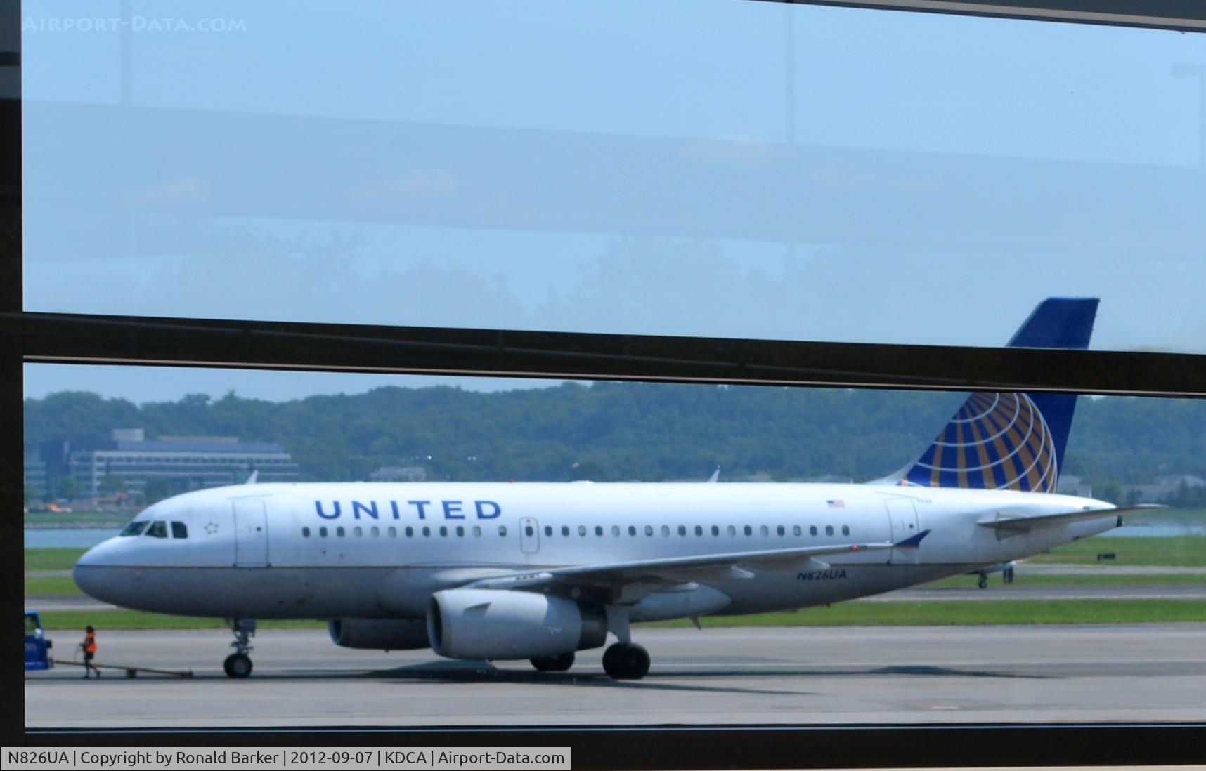 N826UA, 1999 Airbus A319-131 C/N 989, Push back DCA