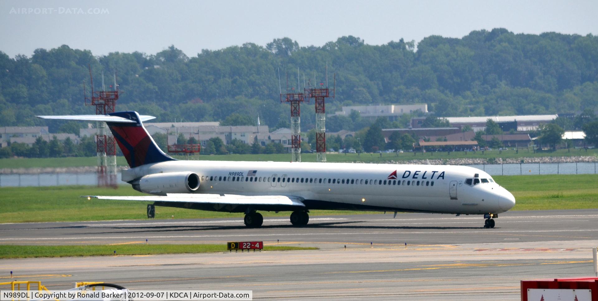 N989DL, 1991 McDonnell Douglas MD-88 C/N 53341, Taxi DCA