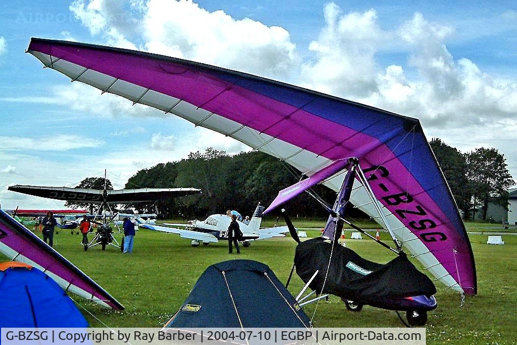 G-BZSG, 2001 Pegasus Quantum 15-912 C/N 7766, Mainair Pegasus Quantum 15-912 [7766] Kemble~G 10/07/2004